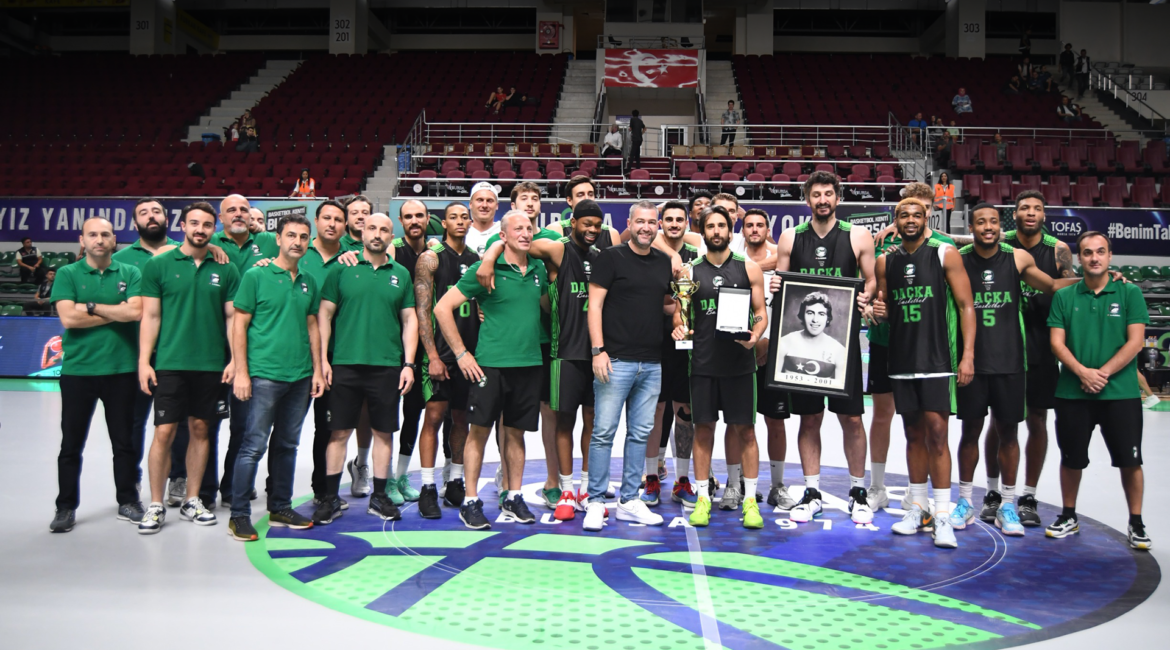 Bursa'da TOFAŞ Spor Kulübü'nün ev sahipliğinde düzenlenen 23. Cevat Soydaş Basketbol Turnuvası'nın final maçında Galatasaray NEF'i 78-71'lik skorla mağlup eden Darüşşafaka Lassa, turnuvada üçte üç yaparak şampiyonluğa ulaştı.