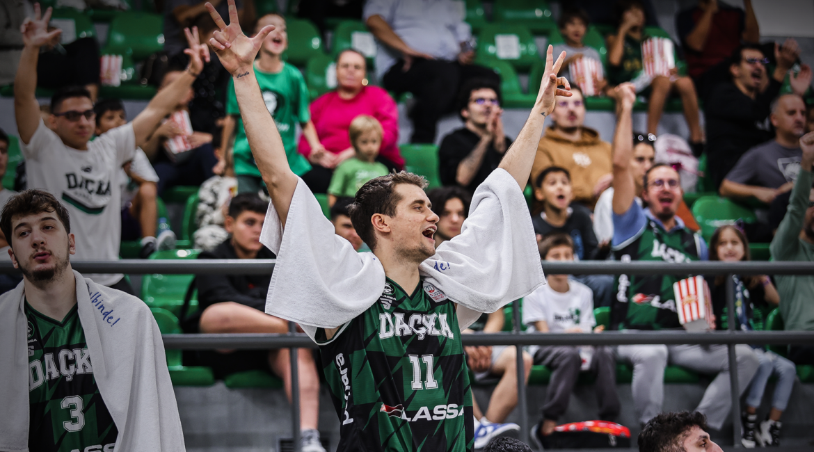 Türkiye Sigorta Basketbol Süper Ligi'nin 3. haftasında Darüşşafaka Lassa, sahasında Onvo Büyükçekmece'yi 84-80 yenerek ikinci galibiyetini aldı. 